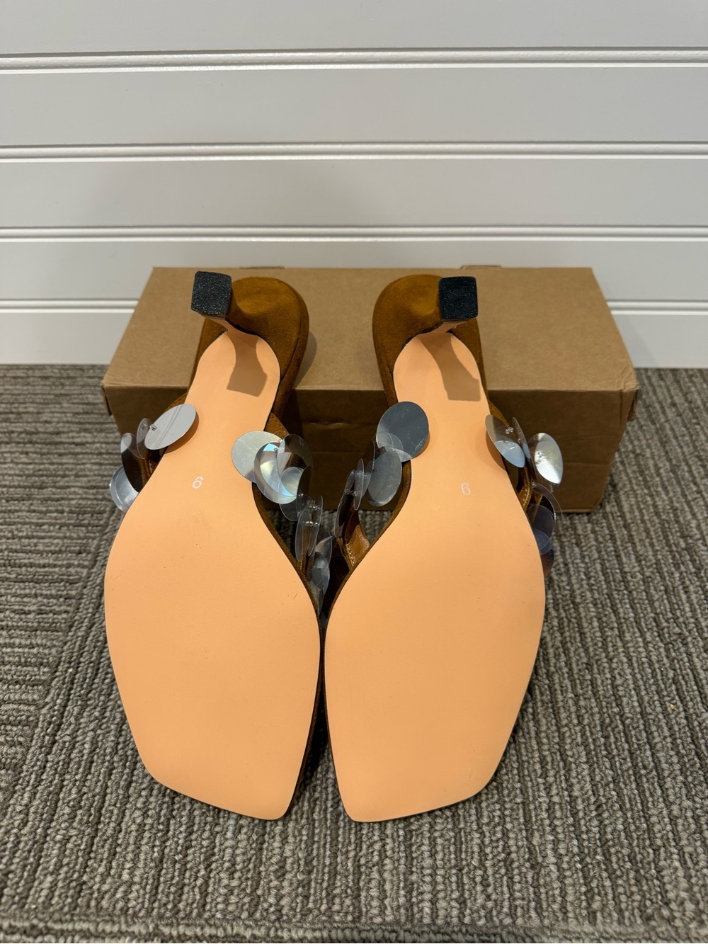 Amazon Heels - Picture 3 of 3